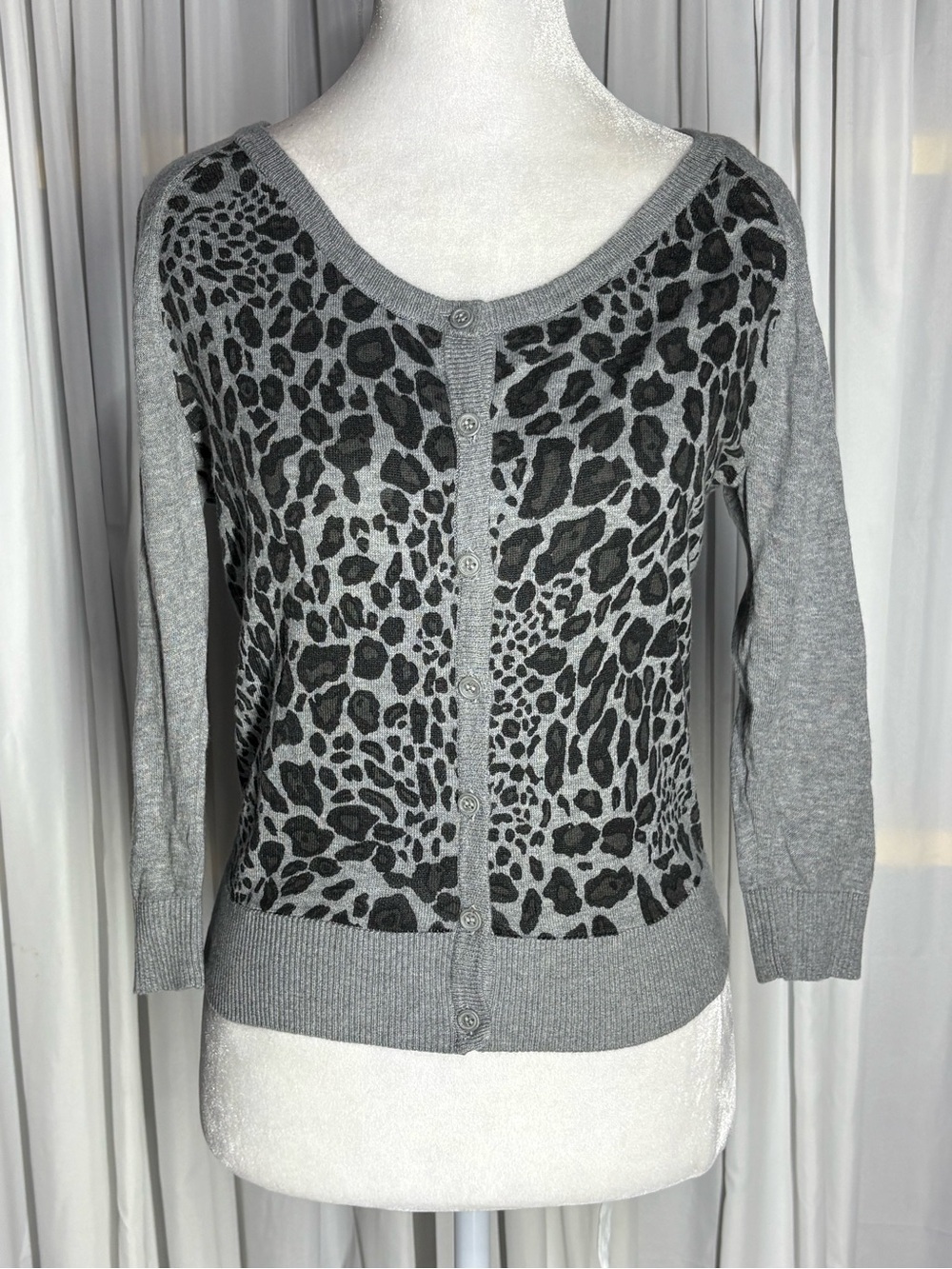 Worthington Women’s Gray Leopard-Print Button Cardigan Size S